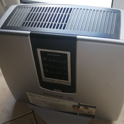 Philco air purifier like new