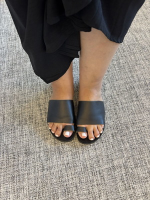 Black sandals like new, size 40