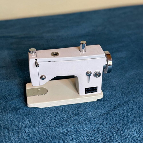 Vintage lighter in sewing machine shape, like new, retro collectible