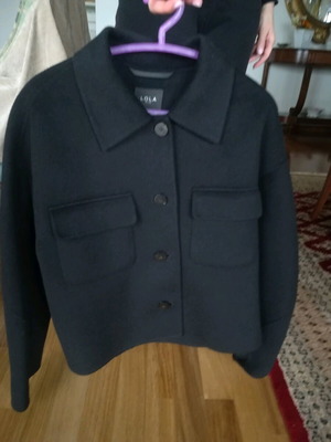Lola short wool coat new, size small, black