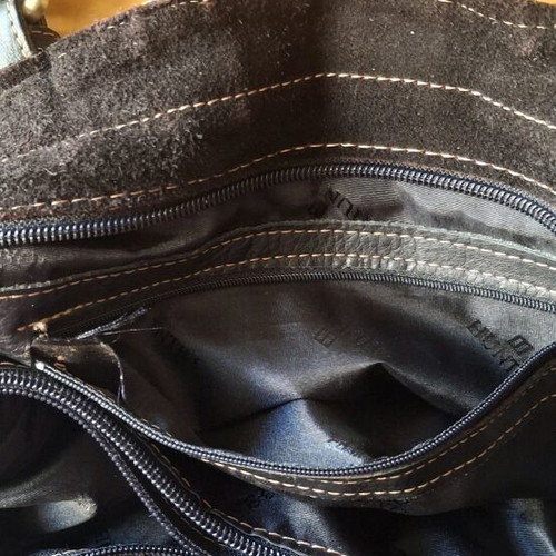 Hunter leather shoulder bag like new, black with multicolor snake print