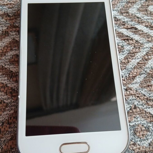 Samsung Galaxy S Duos GT-S7562 white phone without battery