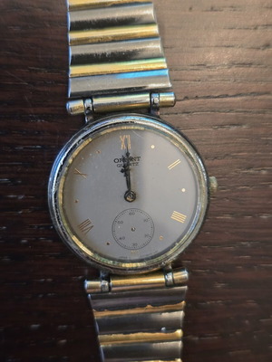 Orient Quartz Vintage ръчен часовник с малък циферблат за секунди