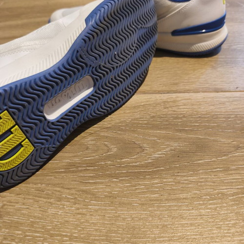Wilson Intrigue Pro tennis shoes like new, size 39 1/3, white and blue