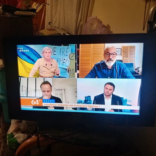 Samsung 32" TV used with Edision decoder synchronized