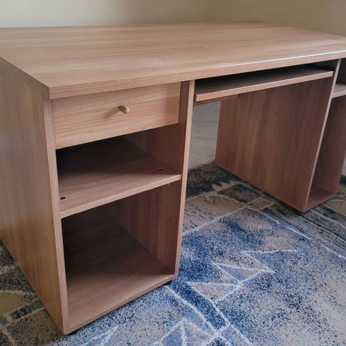 Computer desk used, wood, 140x70x76 cm, drawer and shelves