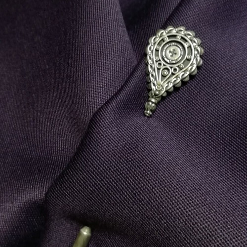 Silver pin like new, detailed design for ties or scarves