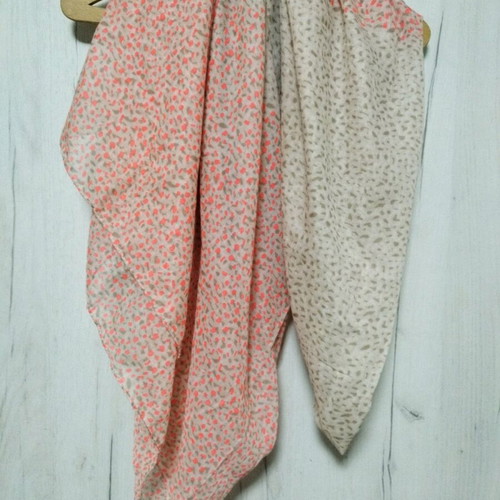 Pieces round scarves like new, set of 2