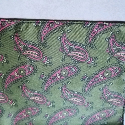 Pocket handkerchief with paisley used, green fabric