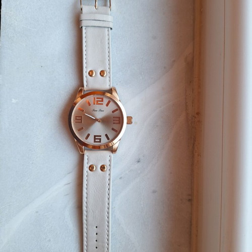 Women's watch like new, white strap