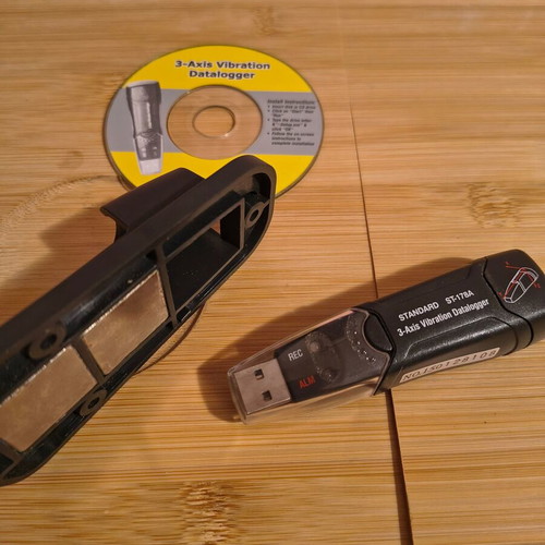 3-Axis Vibration Data Logger Accelerometer like new