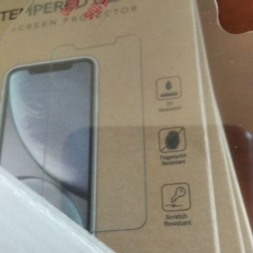 Celly mobile phone cases size L and Vivid screen protectors set new