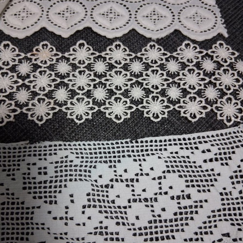 Machine lace set like new, mixed lengths and colors