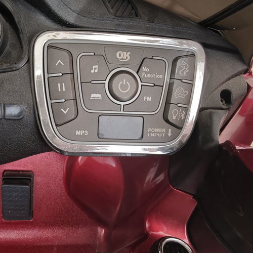 Audi Q7 Kids Electric Car like new, red with remote control