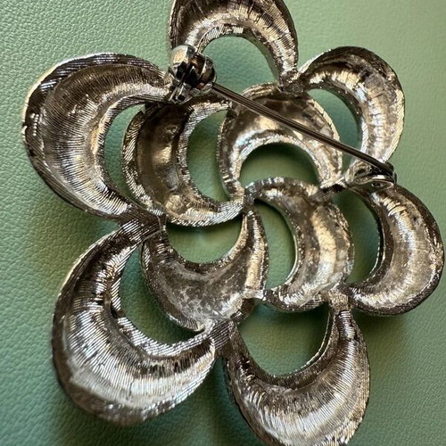 Vintage 80’s brooch like new, silver