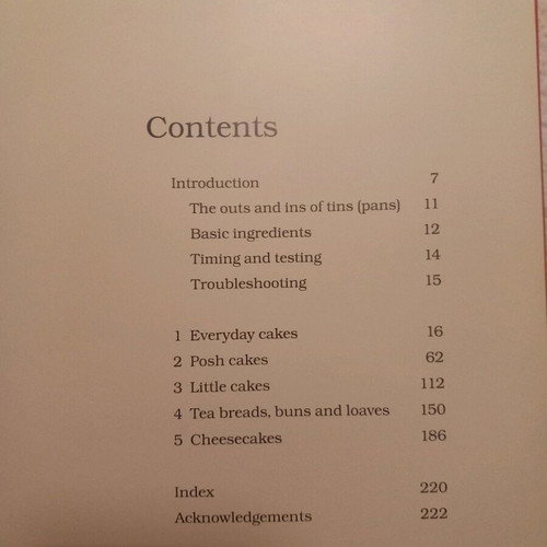 Cake magic cookbook like new in English