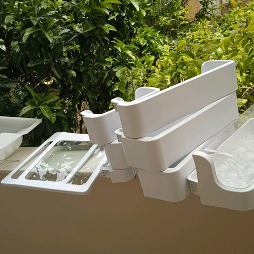 Samsung refrigerator parts like new, 7 door bins, 8 shelves, 4 drawers