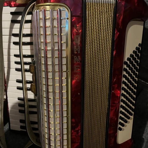 Hohner Concerto II Accordion red like new, vintage