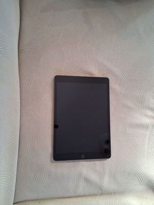 Ipad σαν καινούργιο σε καλή κατάσταση με καθαρή οθόνη