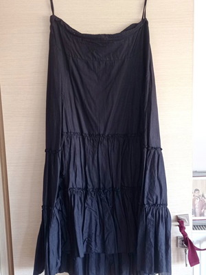 Long black gipsy skirt like new, size 46, ruffles