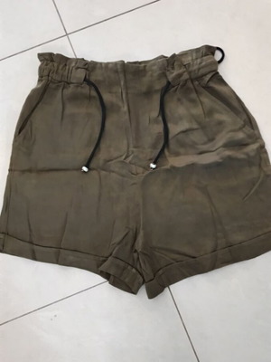 Women's khaki shorts like new, size M