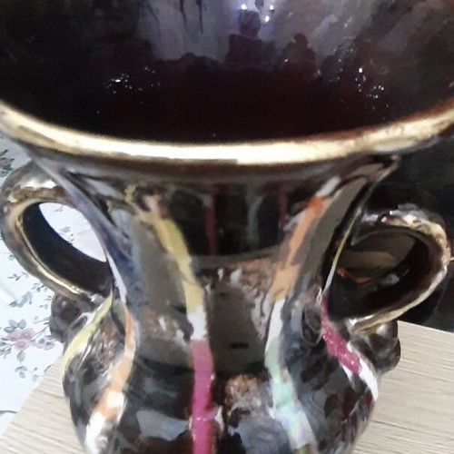 Black vase with brushstroke accents, decorative flower vase
