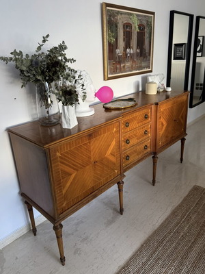 Buffet solid oak Englezakis, 1960