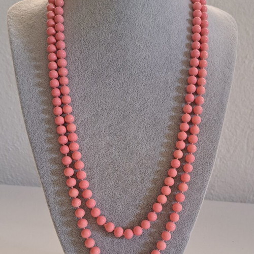 Necklaces set in pink and yellow, like new