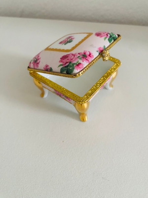 Leonardo collection porcelain box