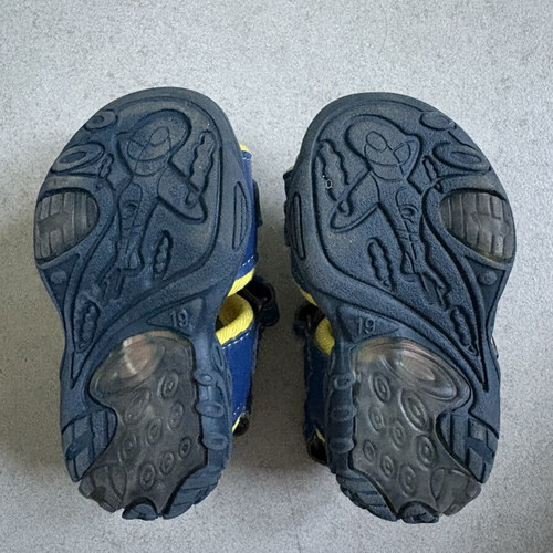 IQ Kids sandals size 19 with lights, like new