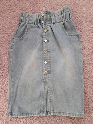 Skirt new, unworn