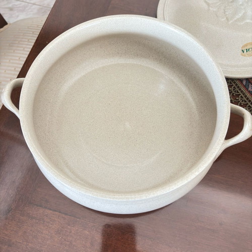 Vicko ceramic casserole like new 24 cm