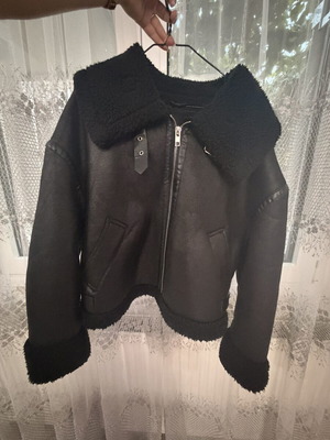 Zara black warm jacket with fur, like new, size S