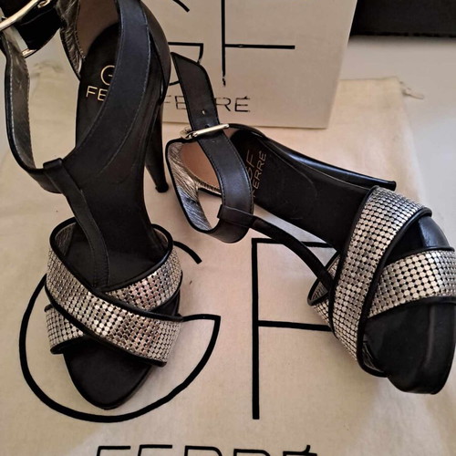 G. FERRE high-heeled sandals black with silver details like new, size 36
