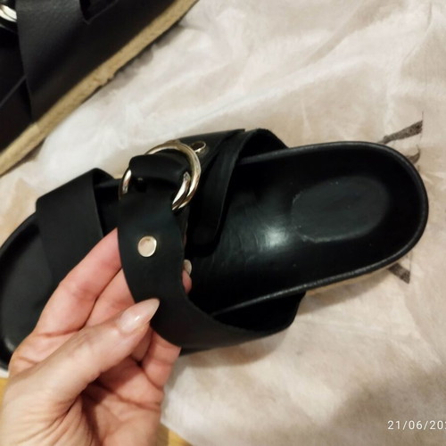 Zara leather sandals like new, size 37 black