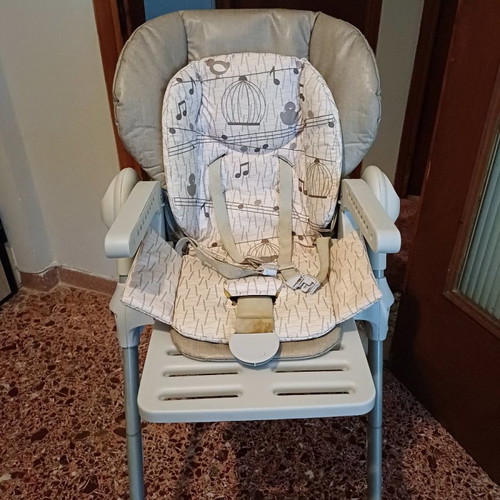 Chicco high chair used, adjustable and reclining
