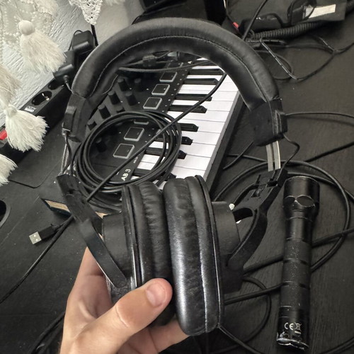 Audio-Technica ATH-M30X headphones like new, wired