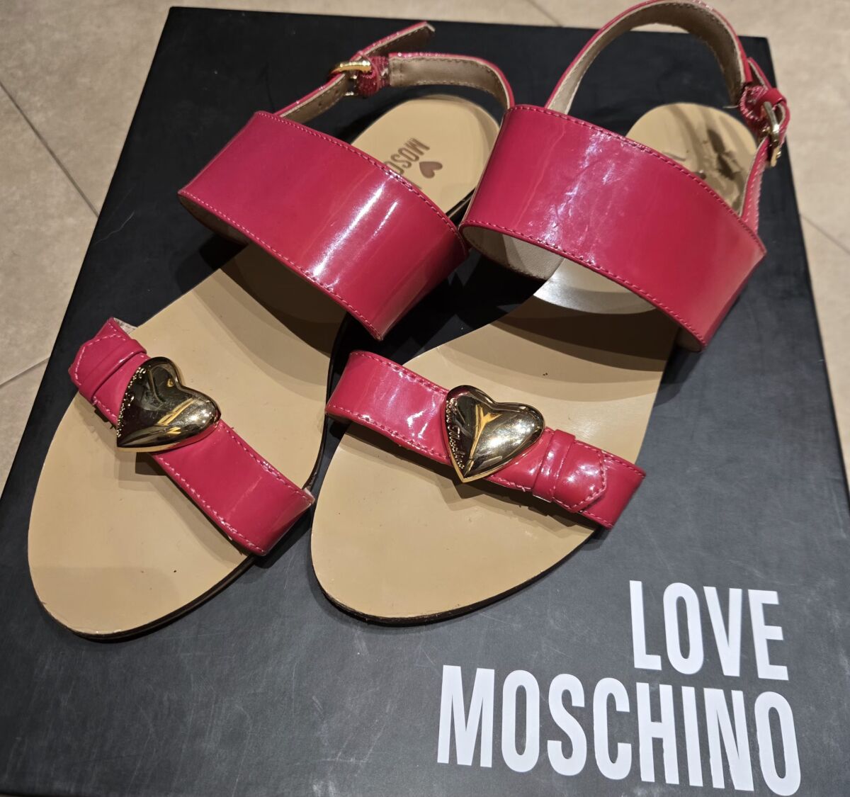 Moschino sandals size 38 like new, pink - € 25,00 - Vendora.cy
