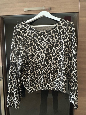 Zara knitted blouse like new, size XL, black and white