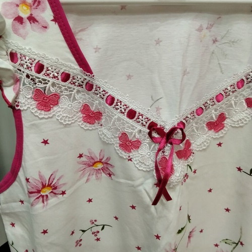Cotton nightgown with flowers and lace size L like new