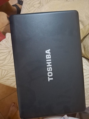 Toshiba laptop, needs service, screen not working