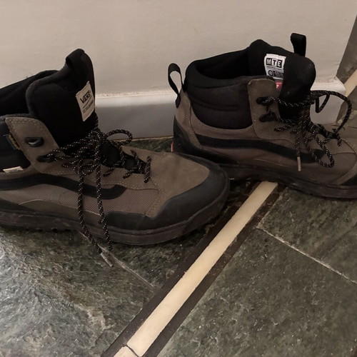 Vans UltraRange EXO Hi MTE-2 Dark Olive Size 45 Like New Hiking Boots