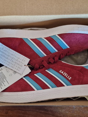 Adidas Originals Gazelle Sneakers new, size 44, core burgundy