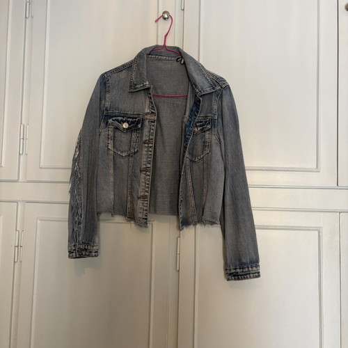 Crop denim jacket with fringes, blue