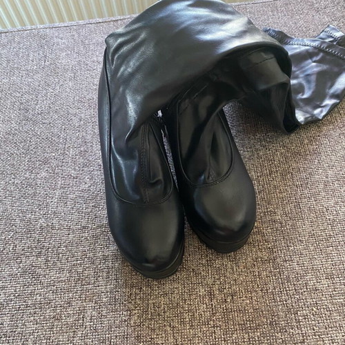 Over-the-knee boots new, size 39, black