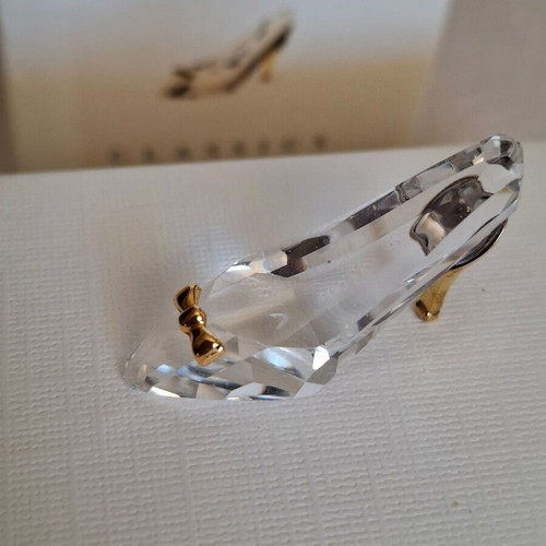 Swarovsky shoe new from the Classics series