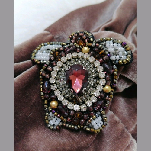 Women's velvet hairband new with turtle embroidery