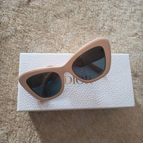 Dior sunglasses beige with case and authenticity card