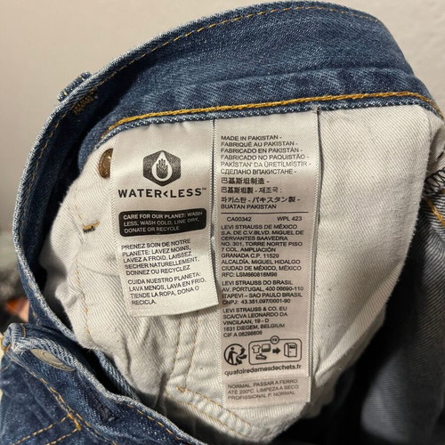 Levi's 501 men blue jeans pants used W32 L30