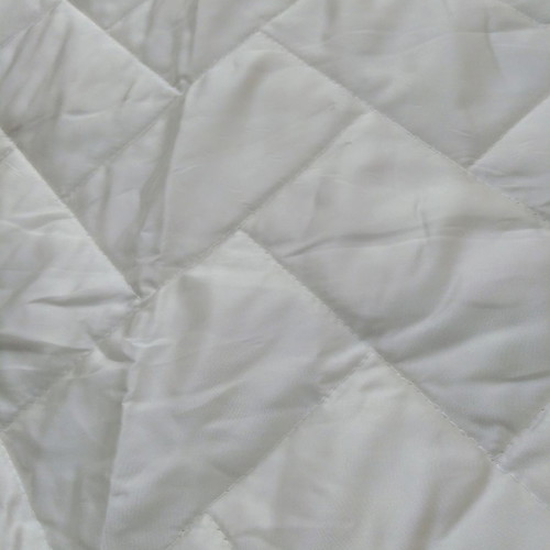 Quilt satin double bed cream without pillowcases